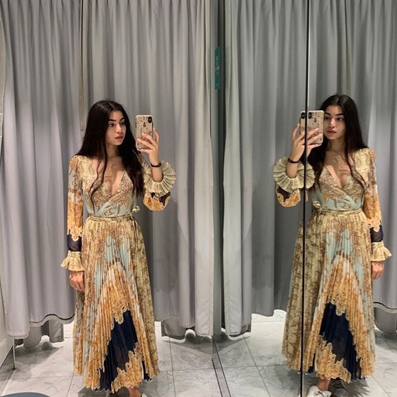 GORGEOUS H&M Printed Pleated Chiffon Wrap Dress - Picture 5 of 10